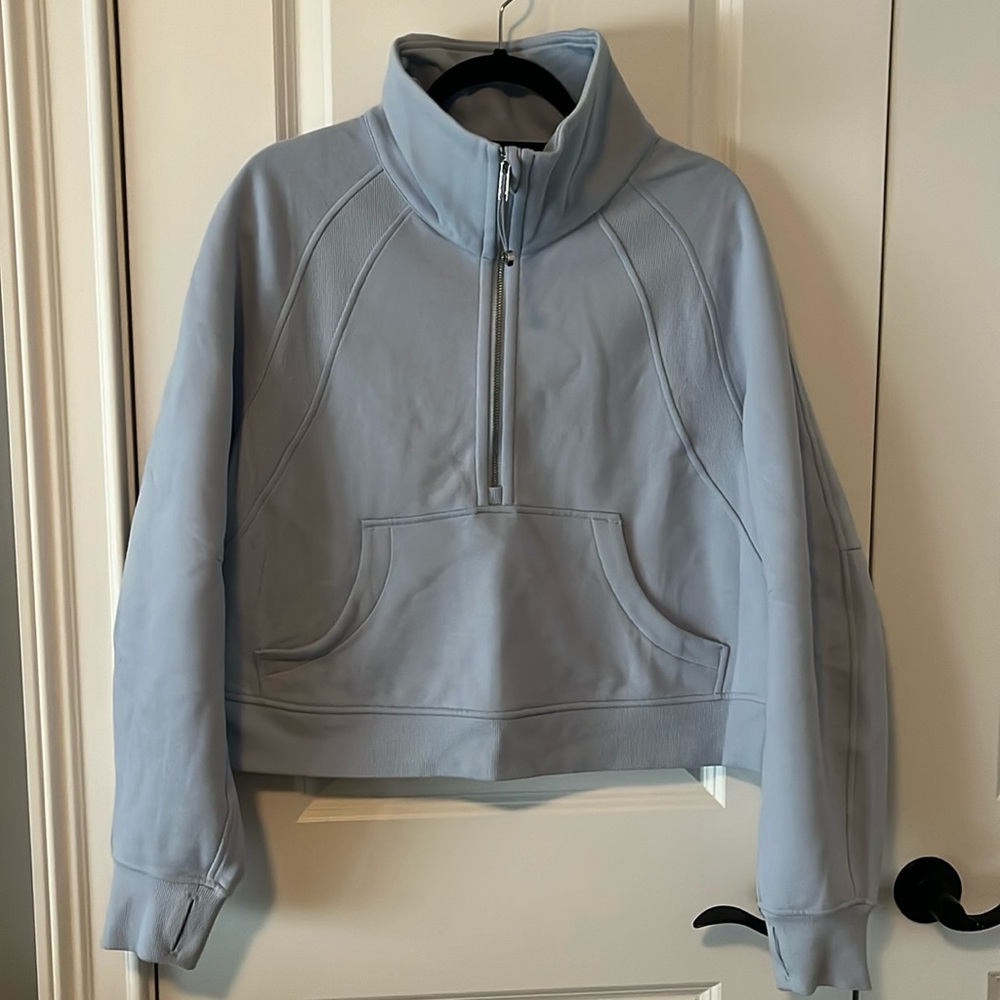 This seasons Lululemon’s scuba sweatshirt size M/L